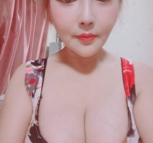 西安刚下海的兼职大胸气质少妇楼凤