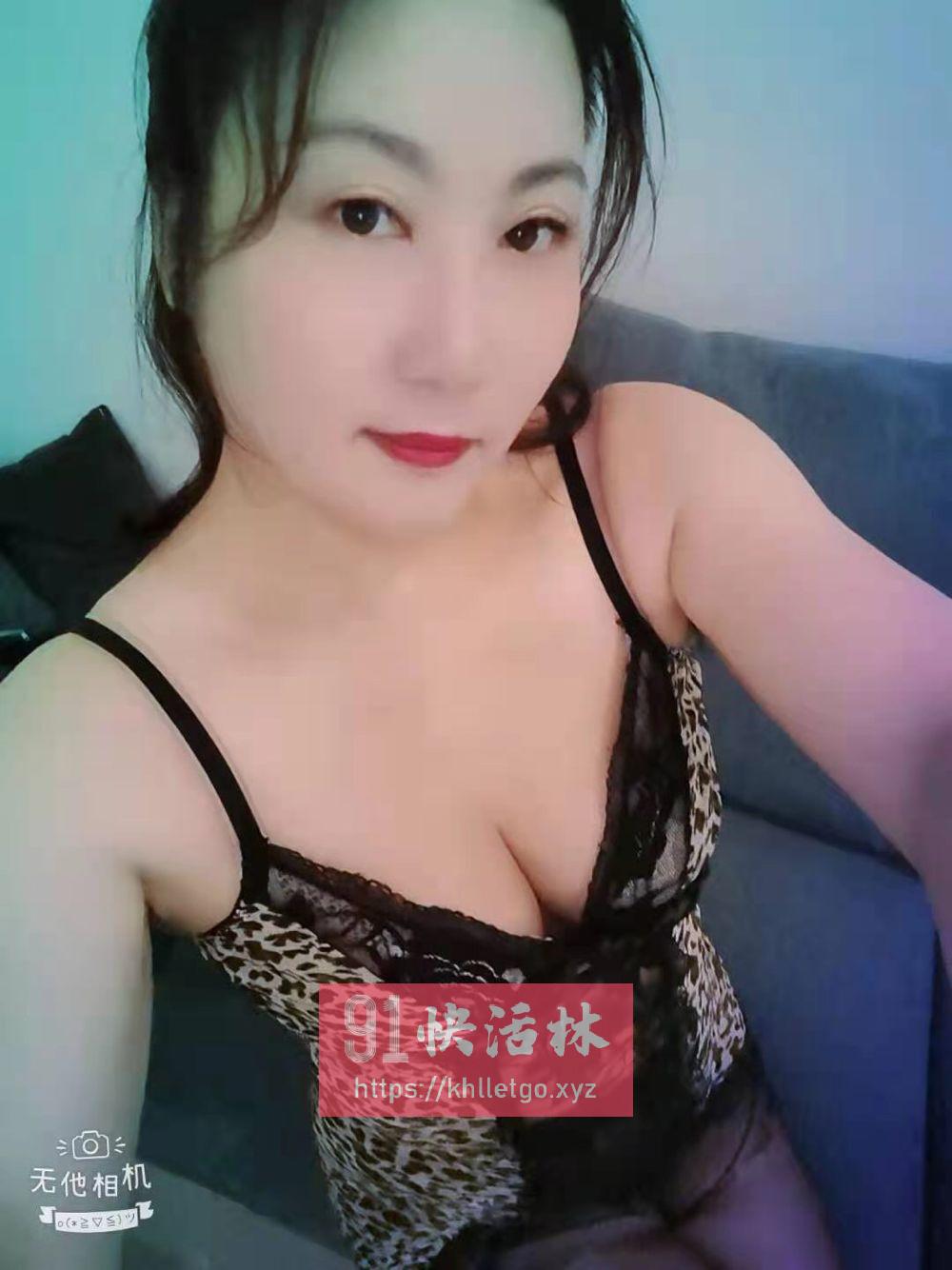 深圳龙岗区胸超级大的少妇熟女一枚