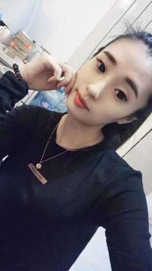北京刚出道的骨感苗条小嫩妹，各种姿势紧就一个字