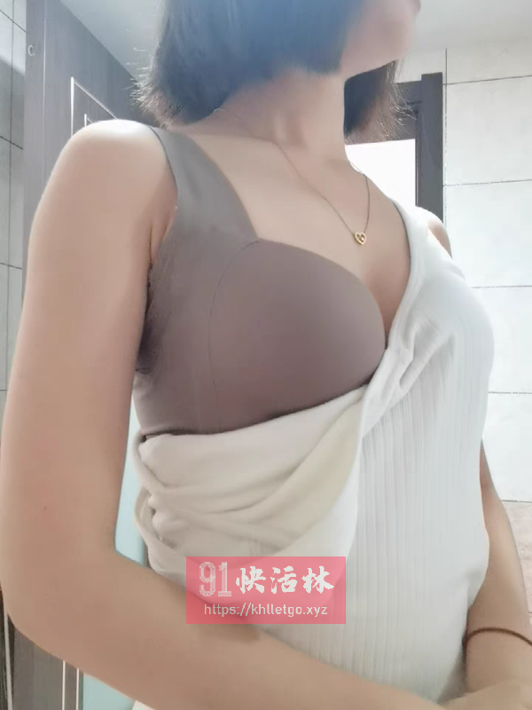 济南服务型的兼职楼凤一个妞