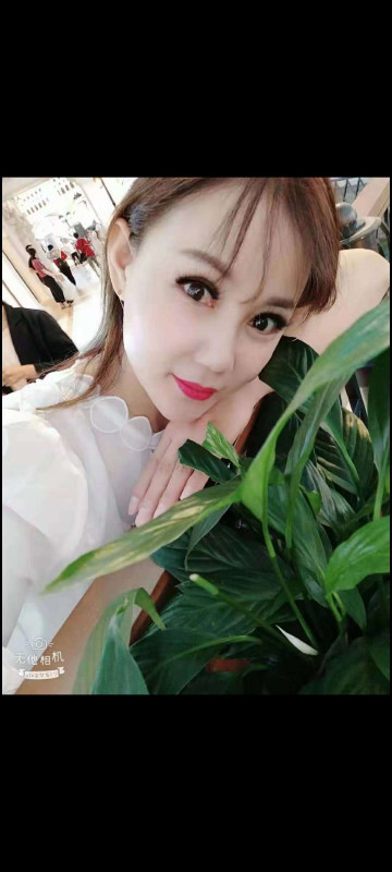 贵阳梦想城的服务型美女