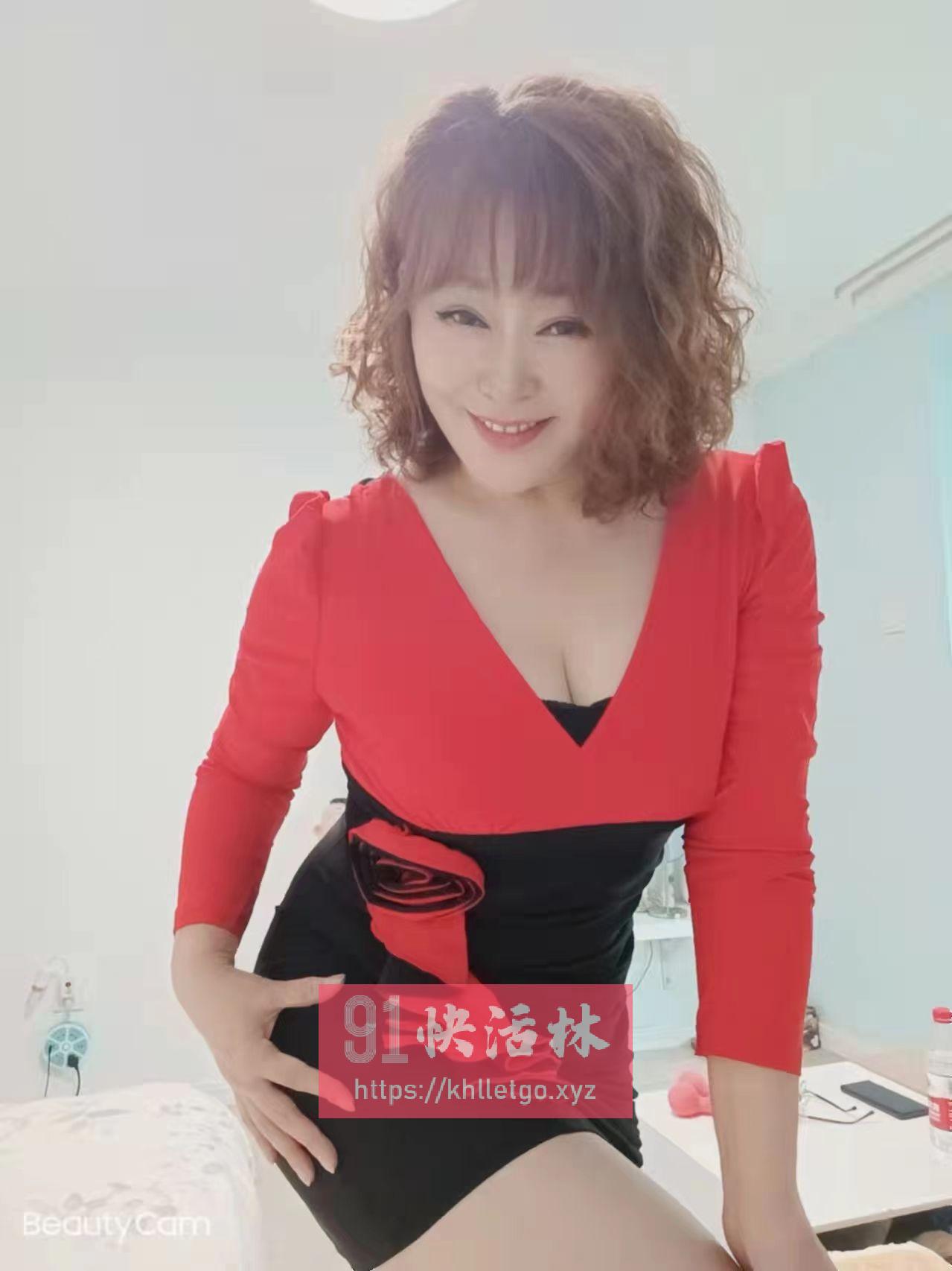北京兼职楼凤胸大肤白熟女一枚。