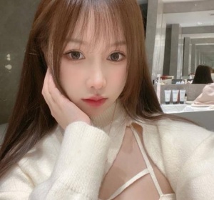虹口玩69妹纸 一线天流出淫水