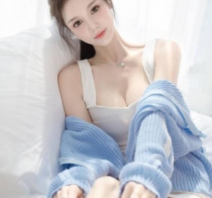颜值身材言行举止都很文静的妹子