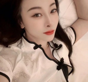 南京风骚大奶长腿少妇