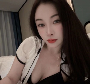 南京风骚大奶长腿少妇