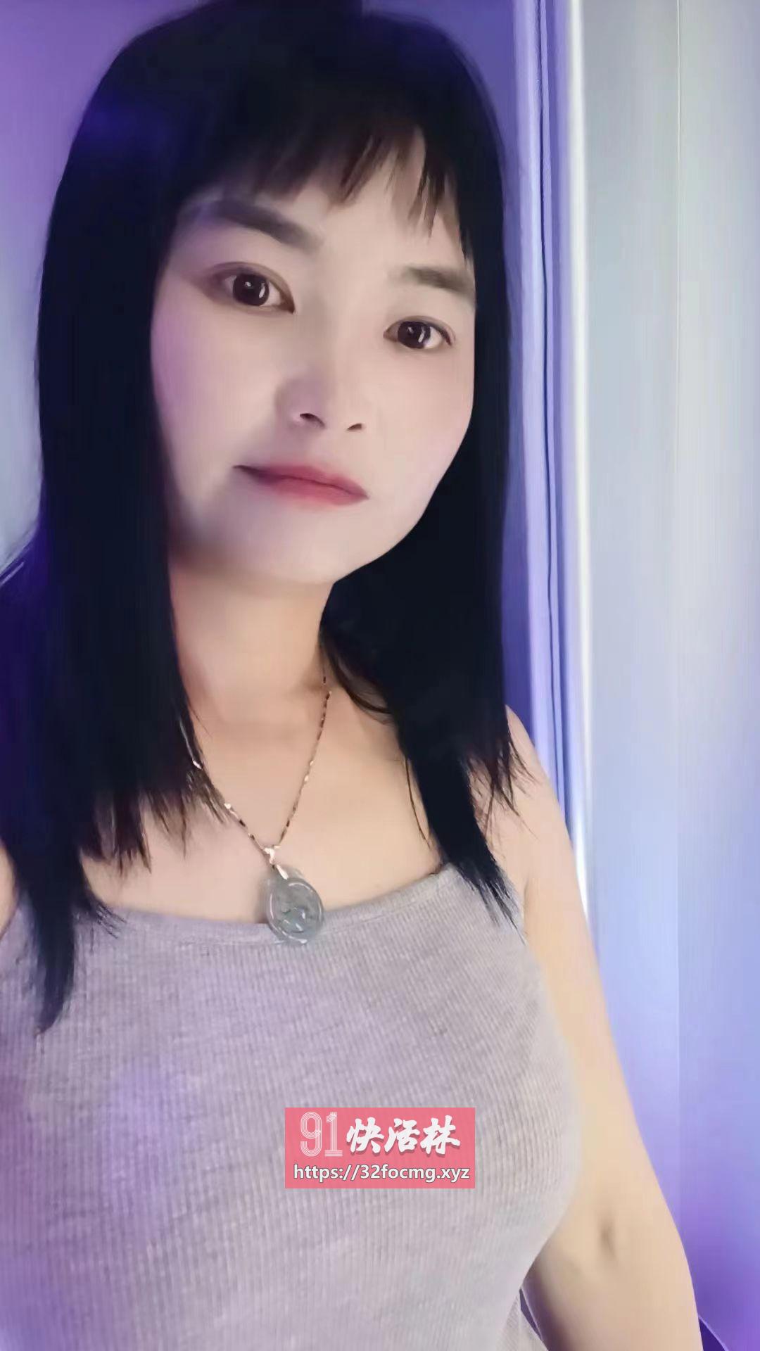 昆明刚下海的小妹妹，身材好兼职楼凤