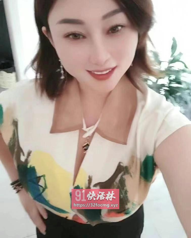 昆明喜欢熟女的，兼职楼凤可以约了