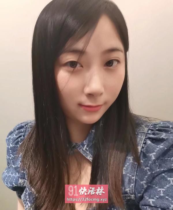 成都前凸后翘小姐姐兼职楼凤