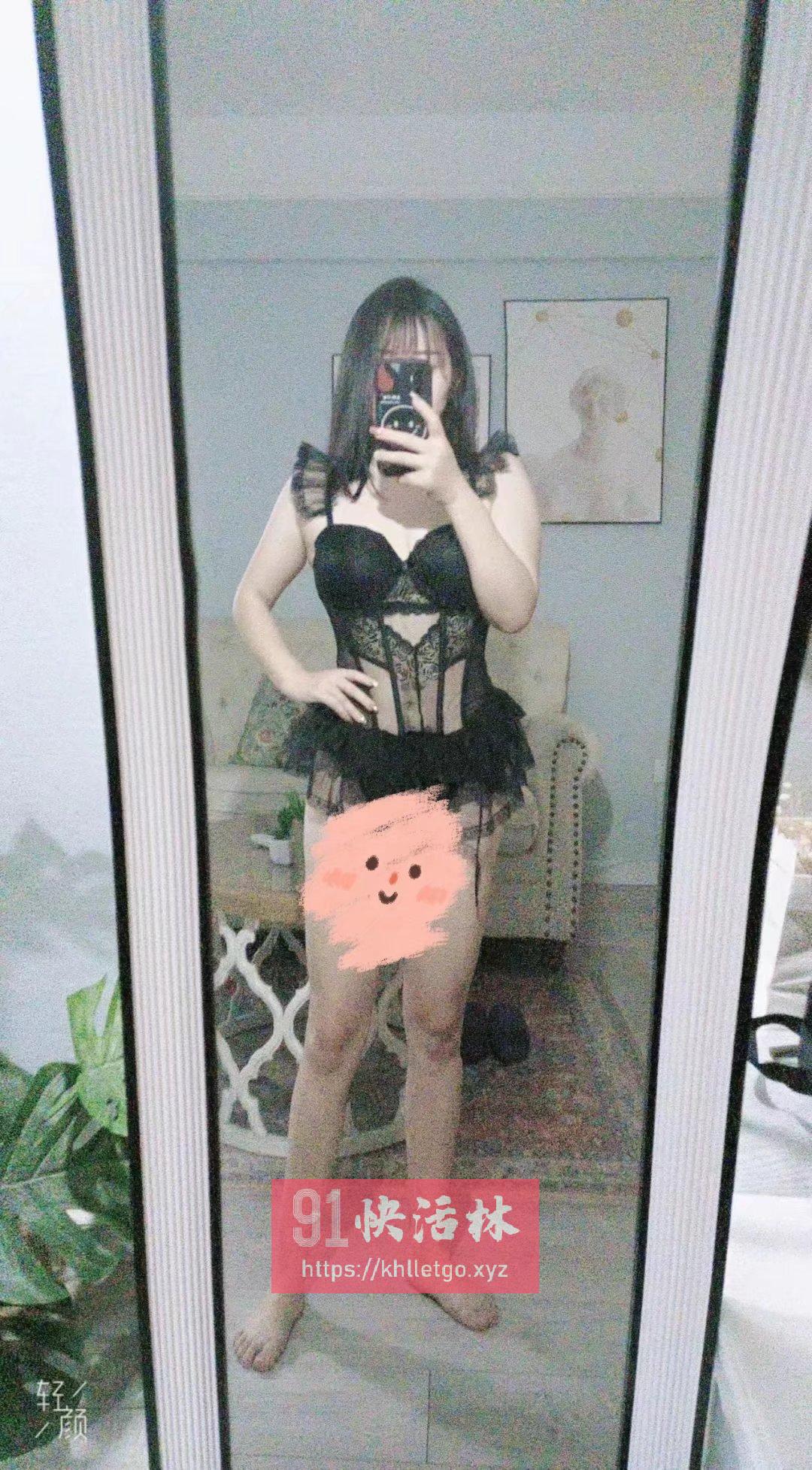 重庆兼职楼凤年轻粉嫩妹子