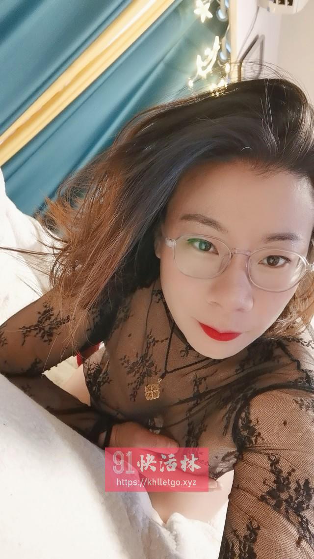 南京鼓楼黑丝兼职楼凤骚女