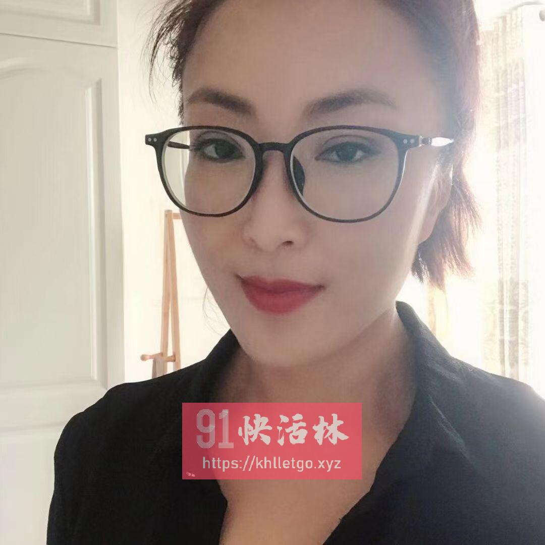 南昌妖姬 眼镜气质女兼职楼凤