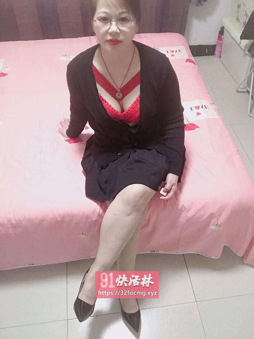 上海宝山泄火熟女芳姐兼职楼凤