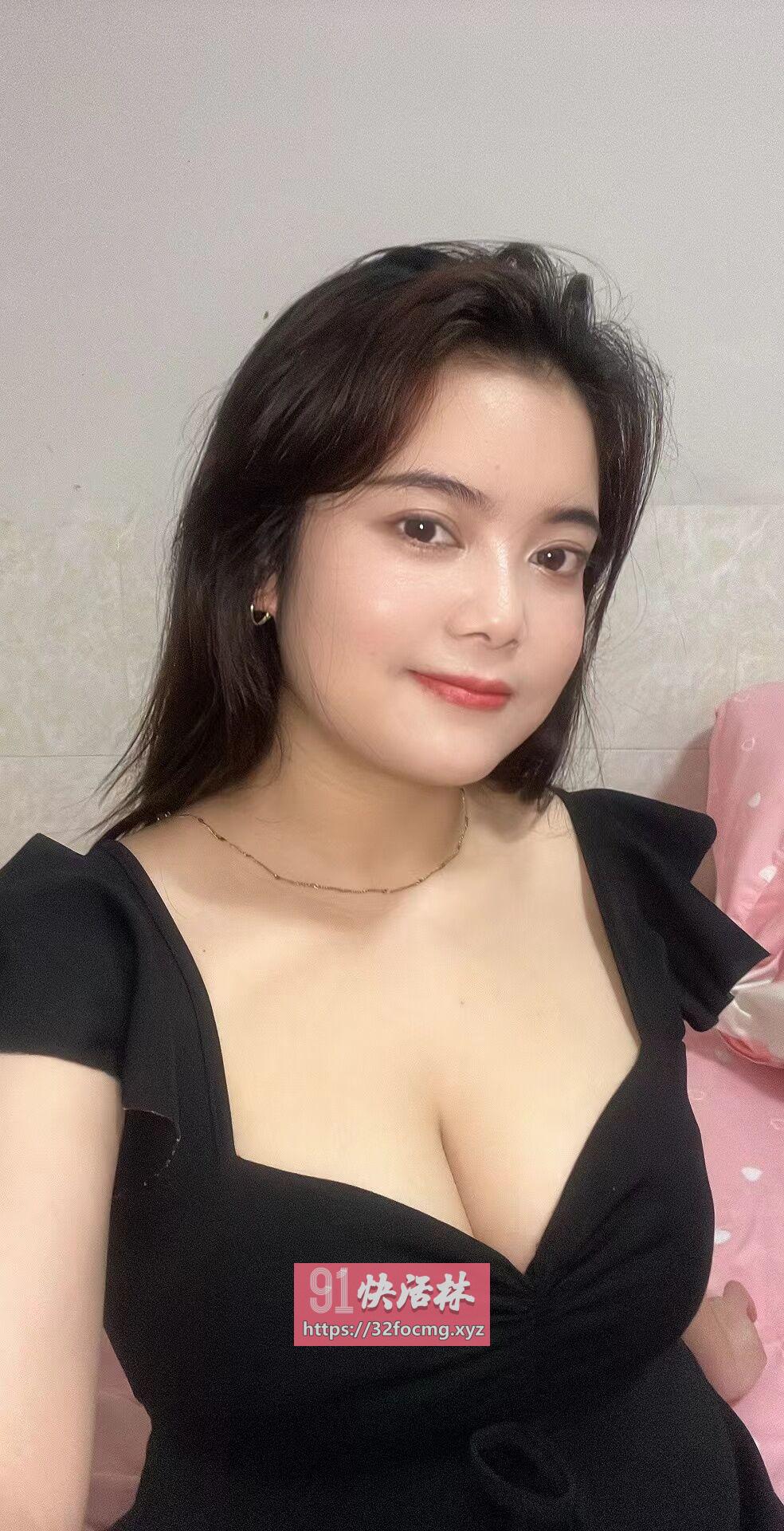 广州大胸微胖美女兼职楼凤
