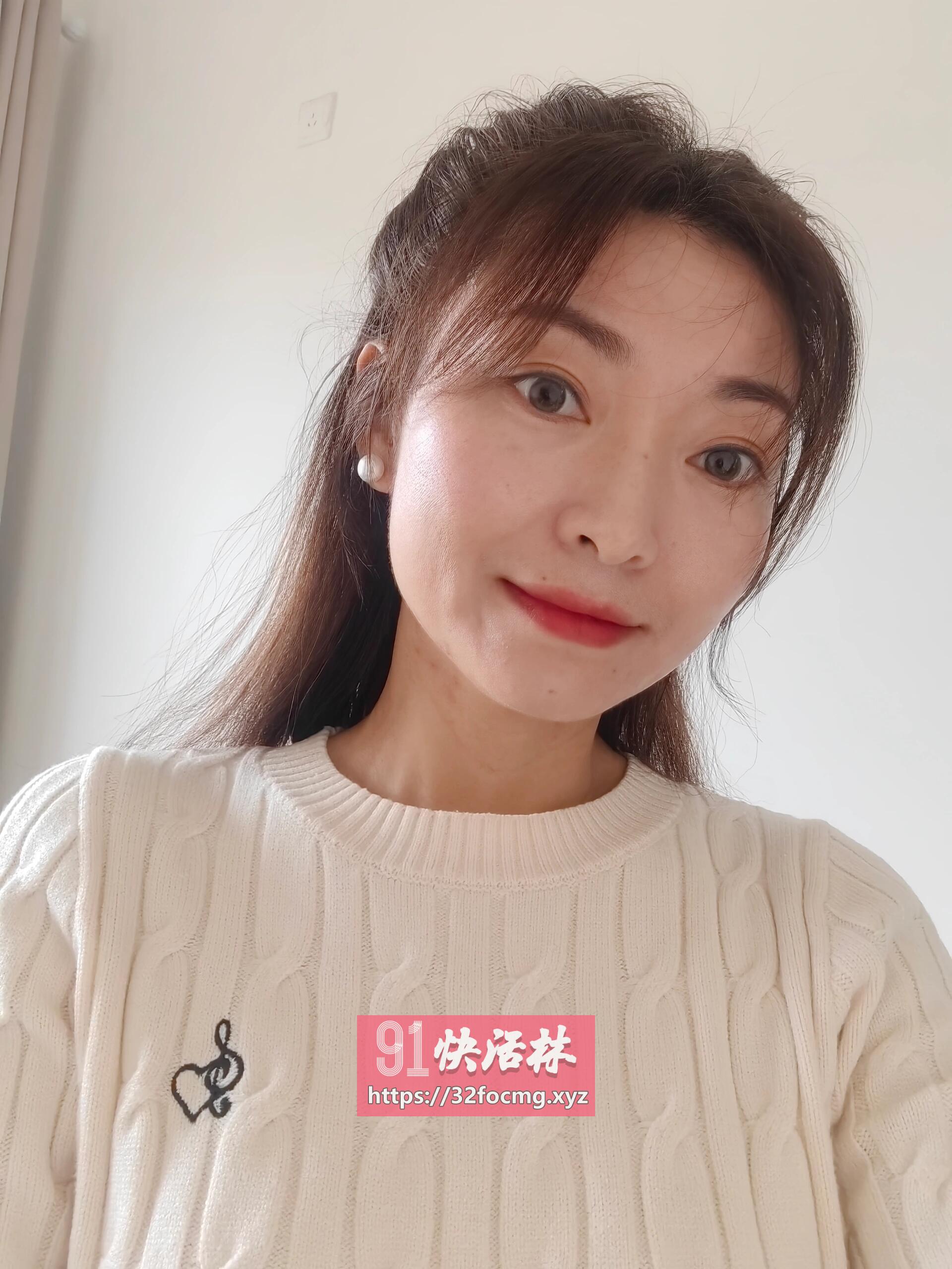 成都楠楠小少妇兼职楼凤