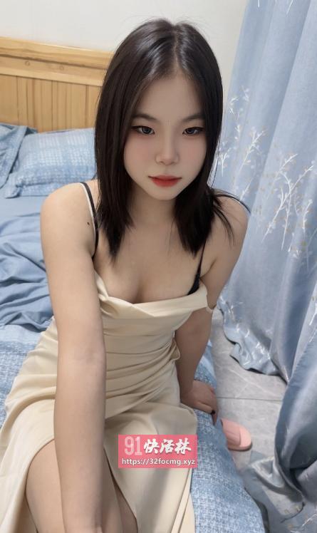 广州天河刚下海的四川小妹兼职楼凤