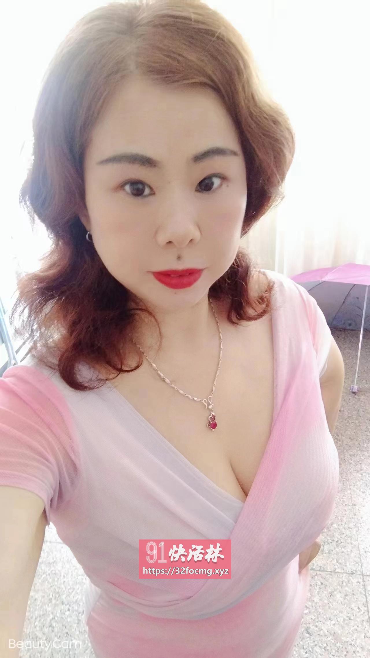 广州越秀区迷人大奶姐姐兼职楼凤