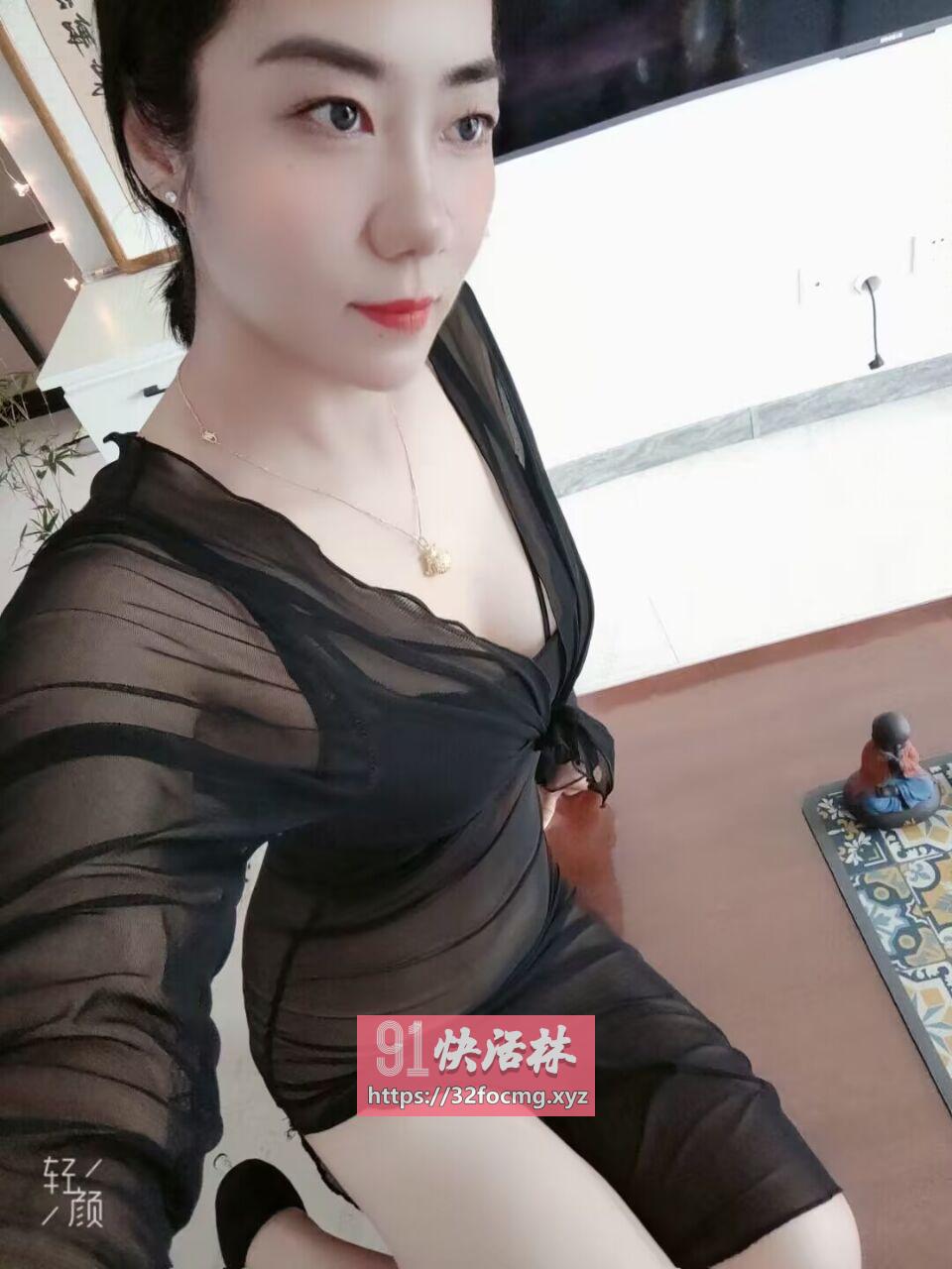 上海身材苗条的风骚少妇兼职楼凤