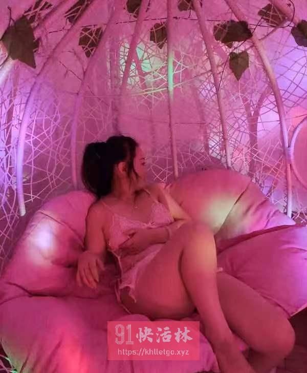 西安服务控大屁股兼职楼凤少妇