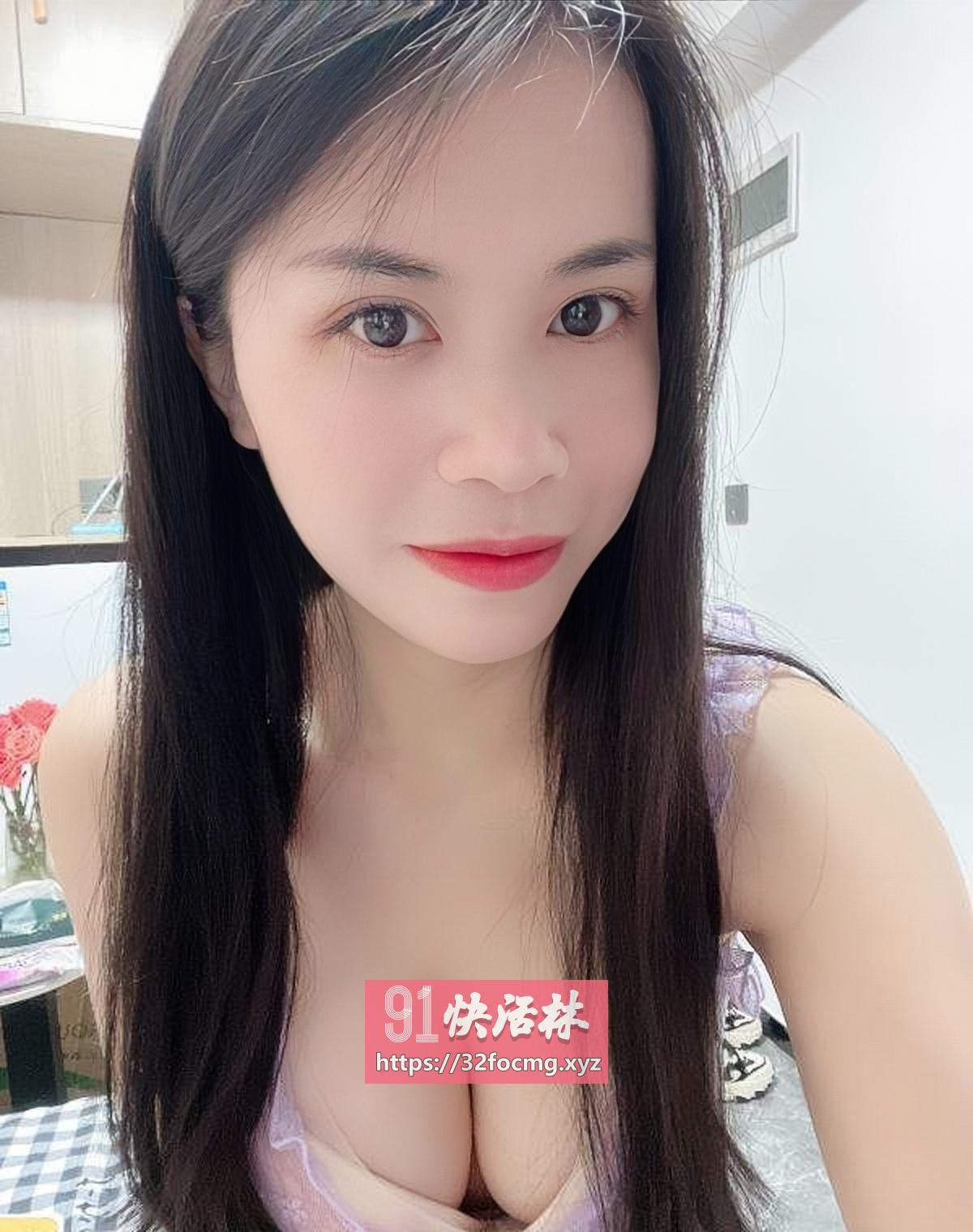 深圳龙岗清纯大奶小妮子兼职楼凤