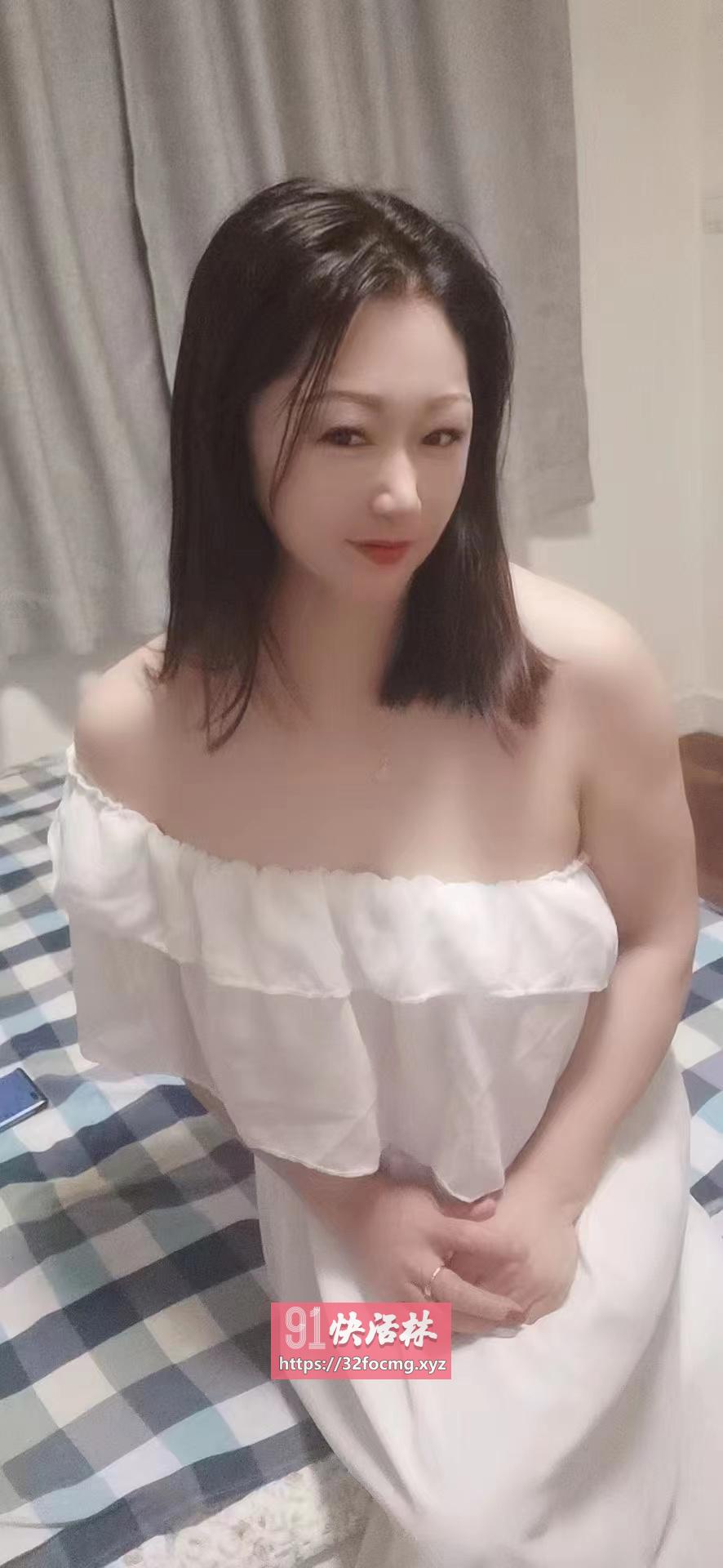 上海徐汇服务型少妇白妃兼职楼凤