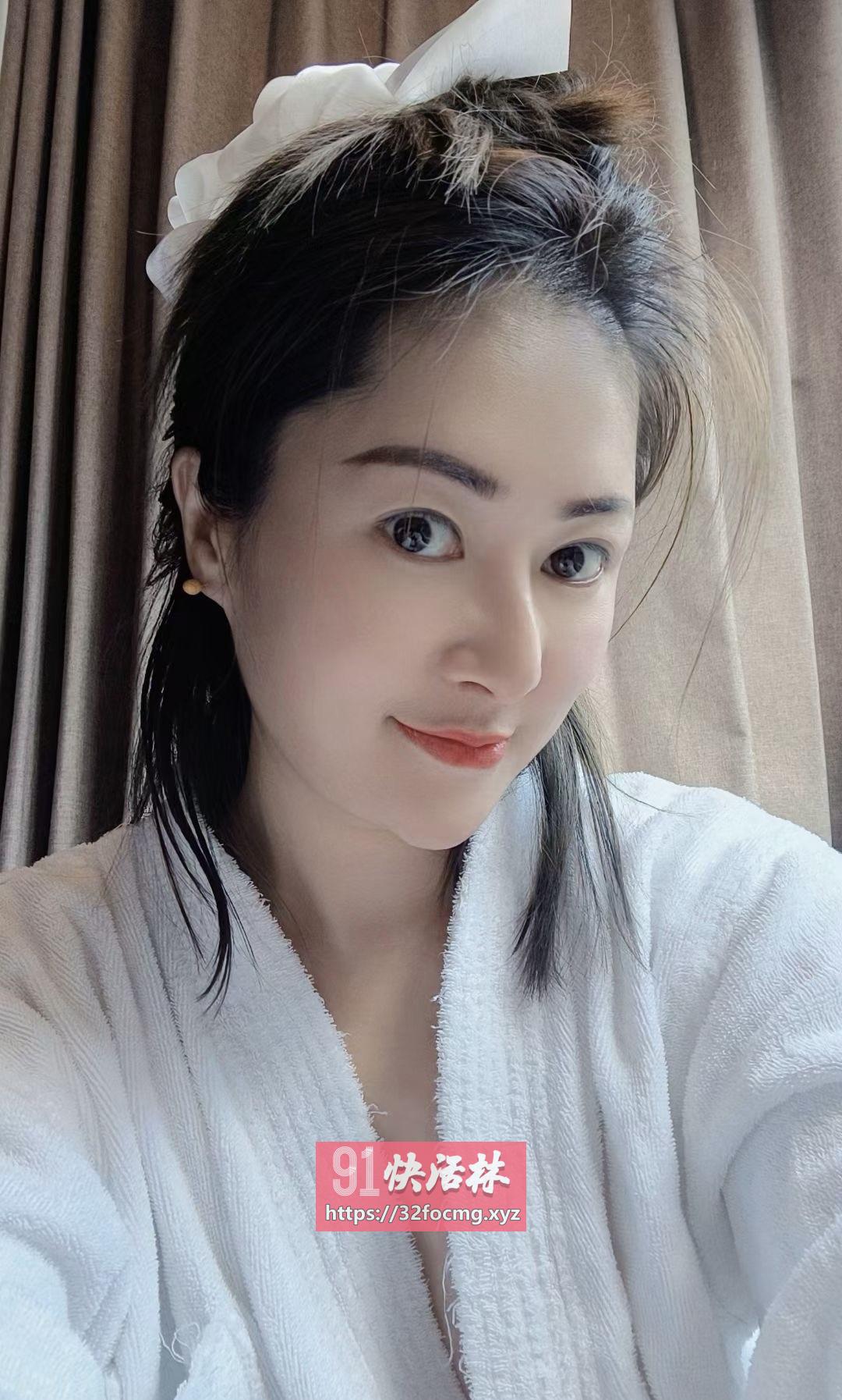 昆明大眼睛的性感美女兼职楼凤