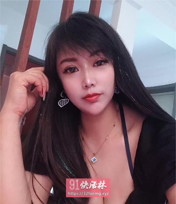 成都韵味少妇英英兼职楼凤